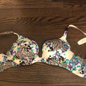 Incredible push up bra from Victoria’s Secret 34B